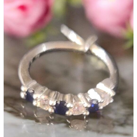925 Blue Sapphire and faux diamond hugger earring single - Picture 1 of 4